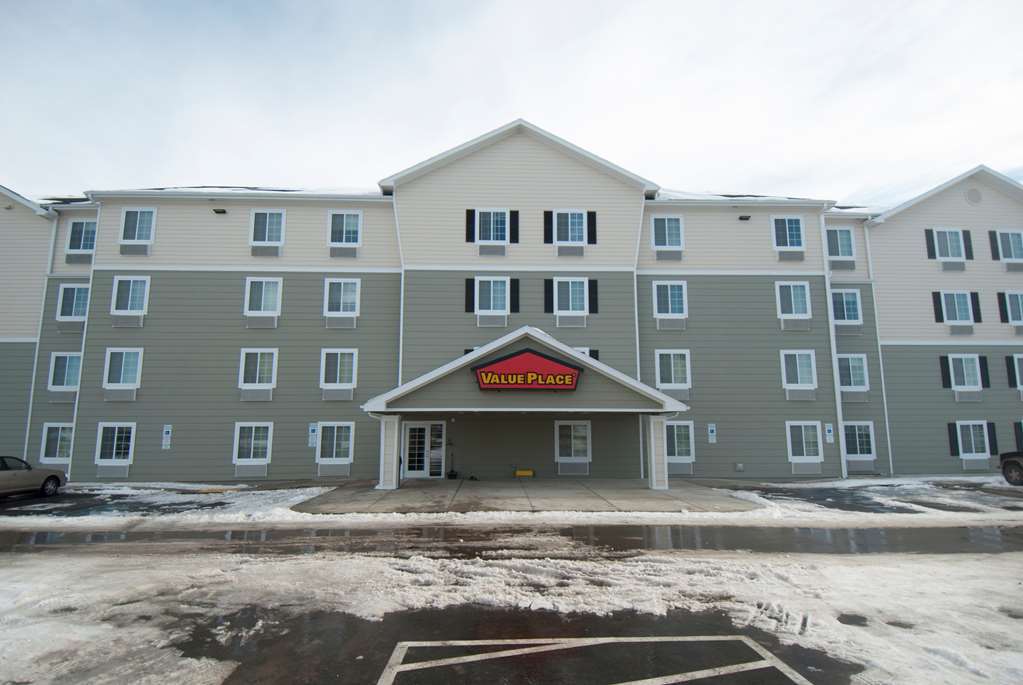 Woodspring Suites Williston Exteriér fotografie