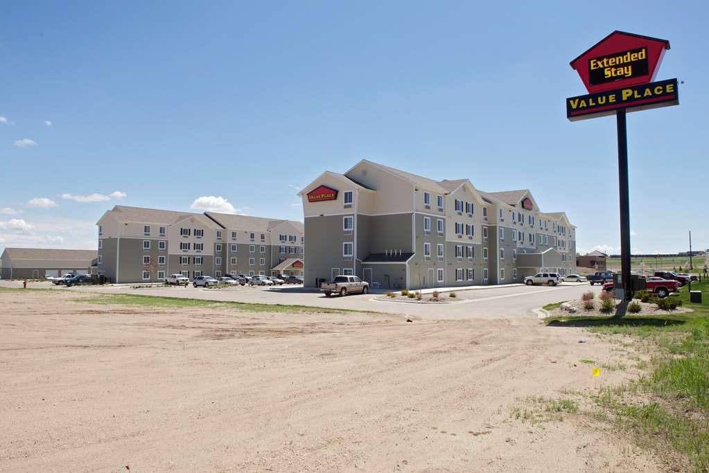 Woodspring Suites Williston Exteriér fotografie
