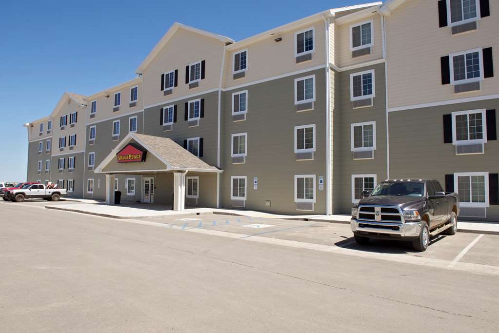 Woodspring Suites Williston Exteriér fotografie