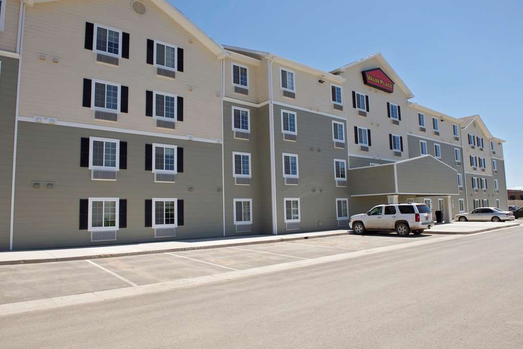 Woodspring Suites Williston Exteriér fotografie