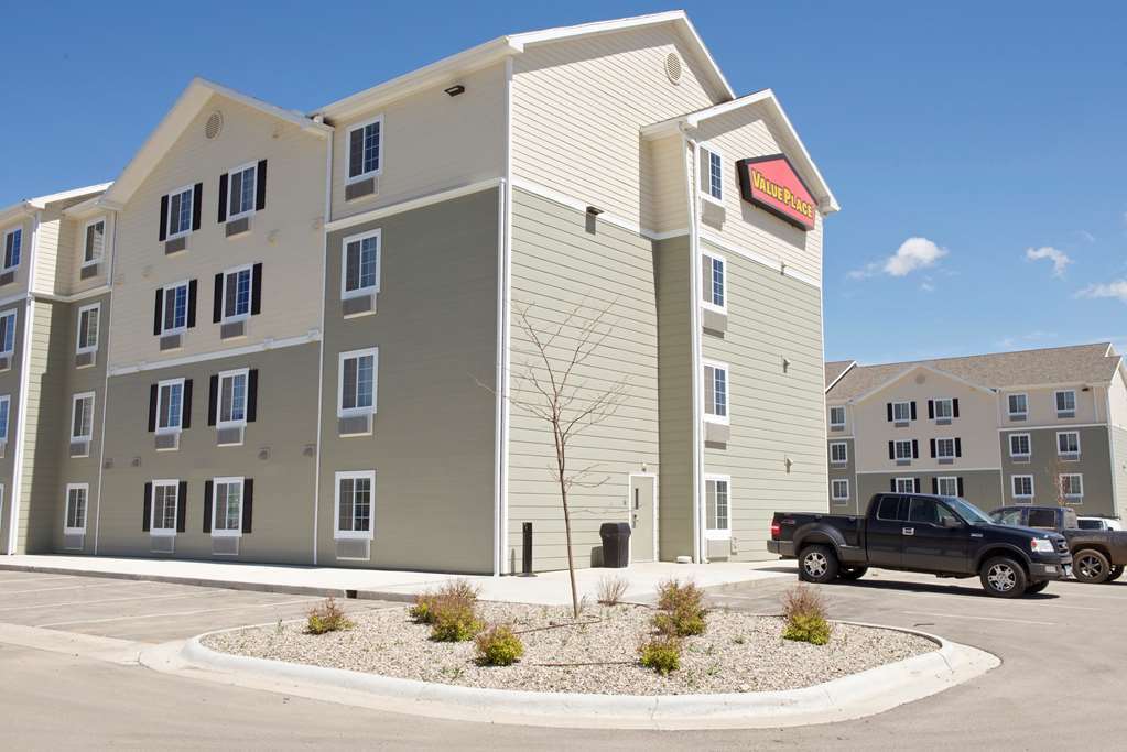 Woodspring Suites Williston Exteriér fotografie
