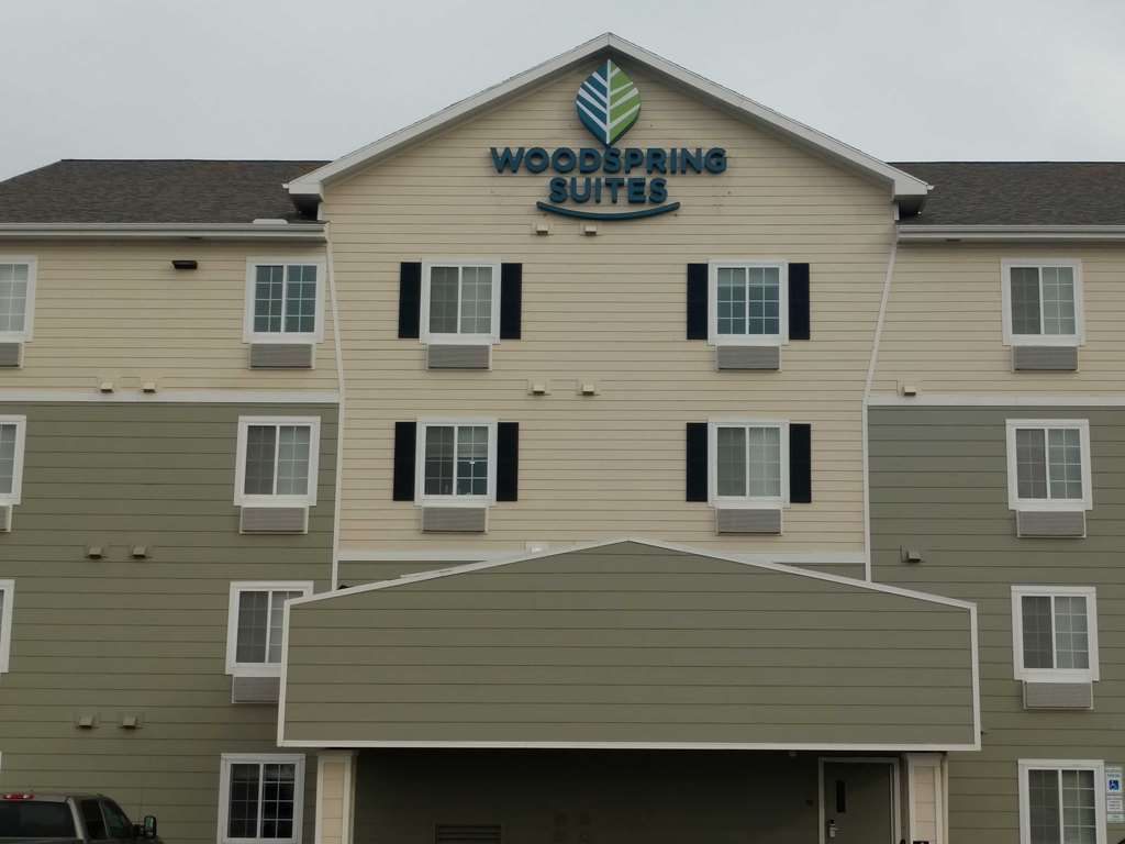 Woodspring Suites Williston Exteriér fotografie