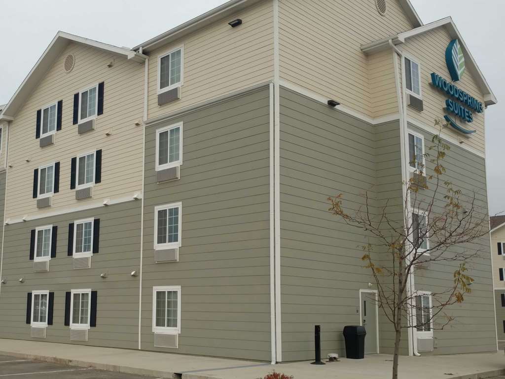 Woodspring Suites Williston Exteriér fotografie